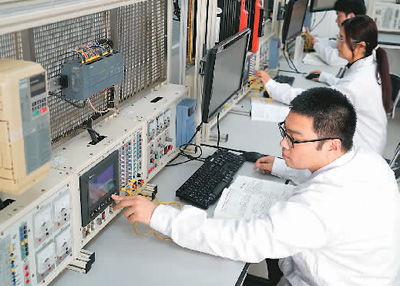 起重機變聰明了，?？藗愃闺姎庖I(lǐng)智能化變革